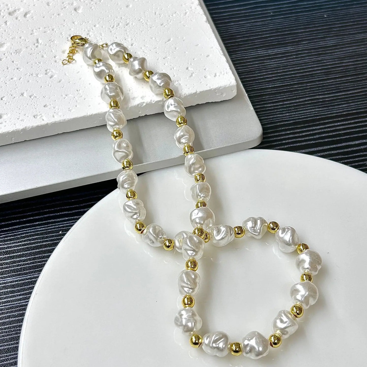 Women’s Pearl Choker Necklace – Stylish Clavicle Chain Pendant