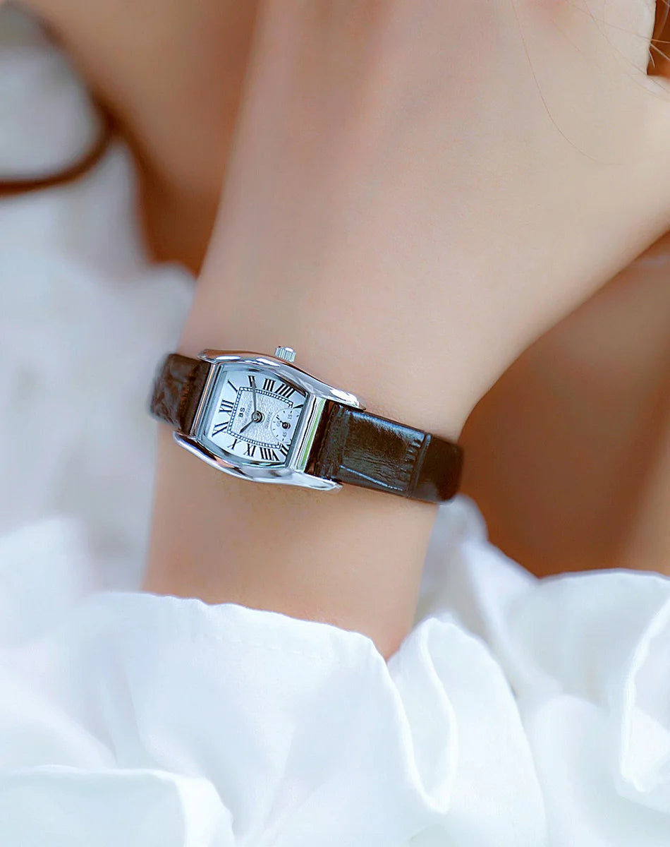 Women’s Vintage Rectangle Watch – Elegant Leather Strap, Golden Quartz 2025